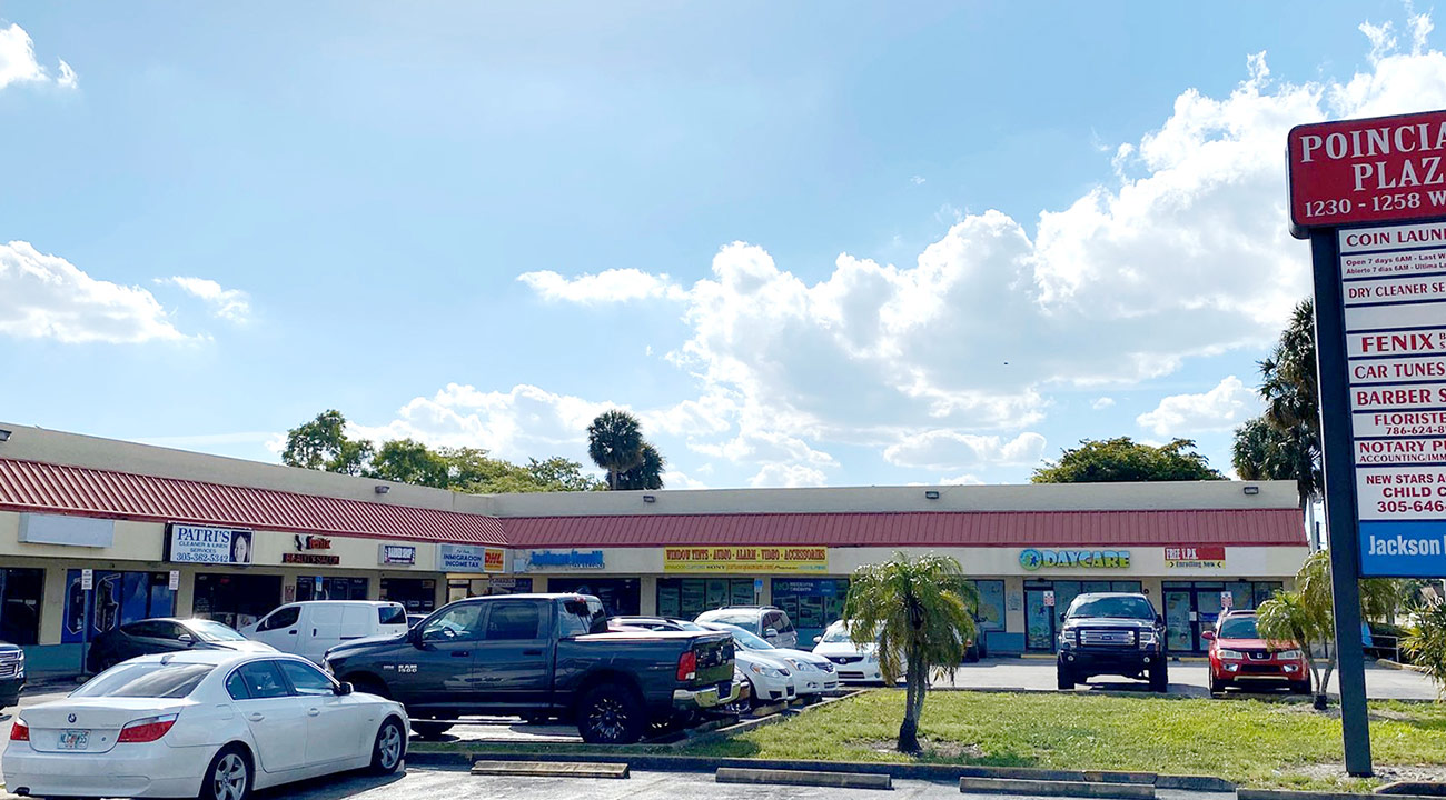 P11 Poinciana Plaza Hialeah, FL