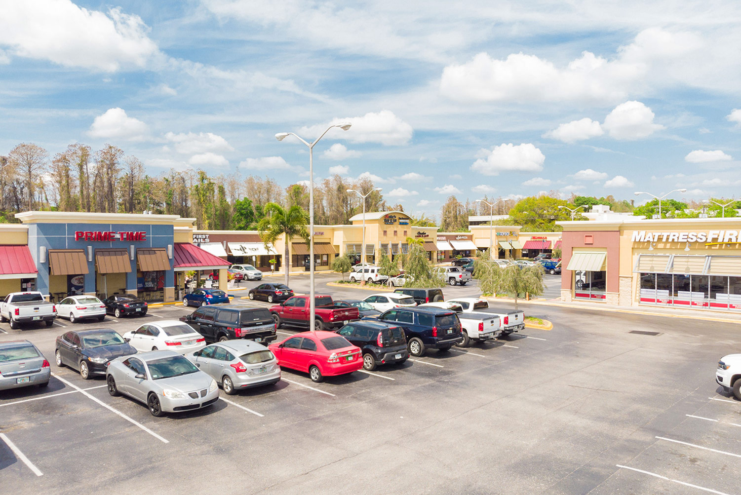 Colonial Square Shopping Center